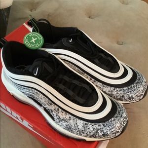 W Air Max 97 Black and white size 8 1/2